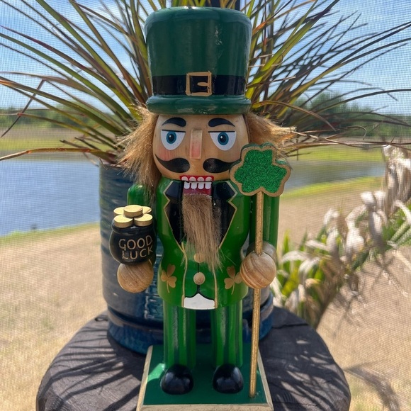 Ashland Irish Leprechaun Nutcracker St. Patrick's Day 9 in. Tall Wooden - Picture 1 of 12